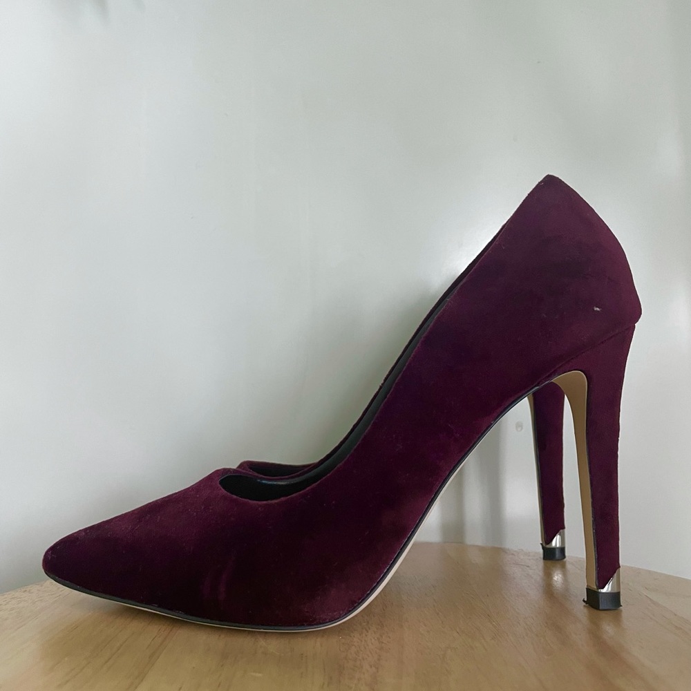 Maroon suede pointed toe stiletto heels. Size 6.5. Brand Call It Spring.